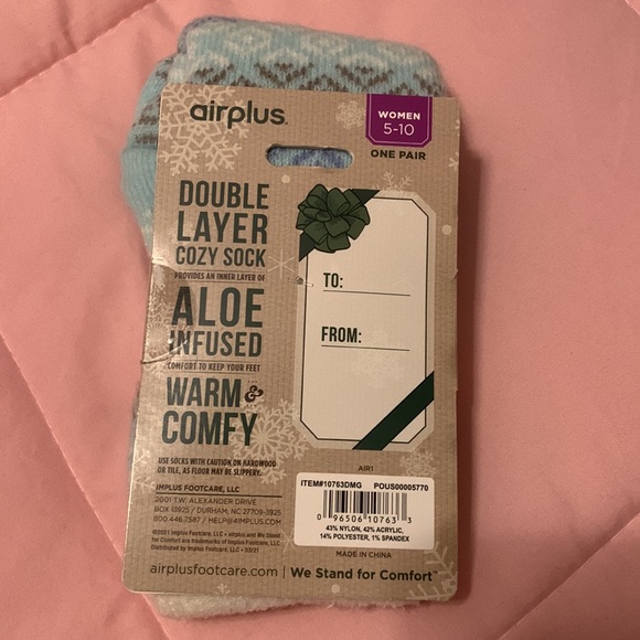 🎅🏽Aloe Infused Cozy Socks - Picture 2 of 4